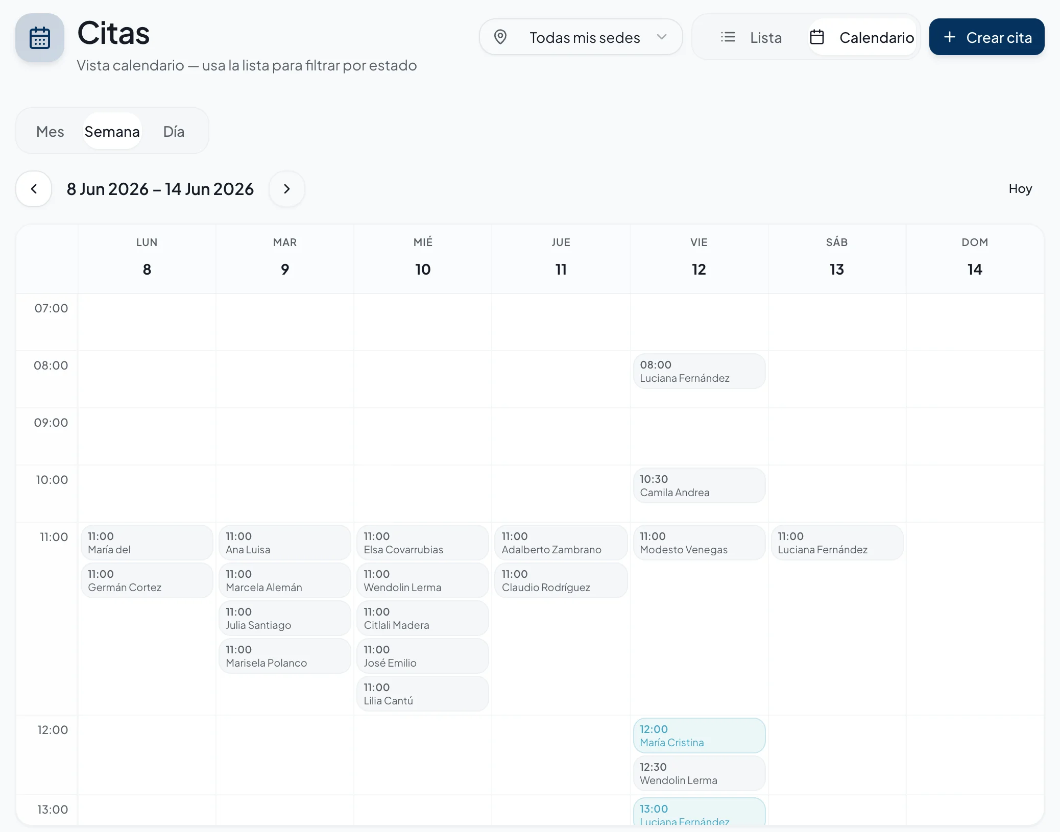 Vista semanal de la agenda de Vital AI con las citas de todos los profesionales de la clínica